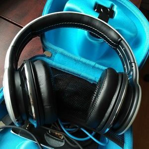 SMS by 50 wireless over the ear headphones